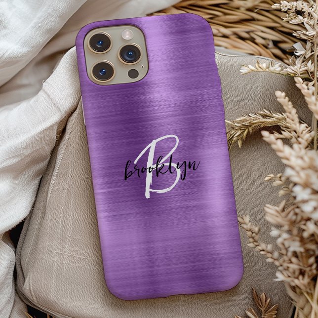Lila gebürstetes Metall Schwarz-Weiß-Schrift-Monog Case-Mate iPhone Hülle (Von Creator hochgeladen)