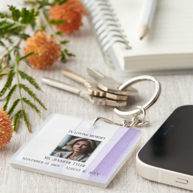 Lila Gedächtnistraining zur Beerdigung Schlüsselanhänger (Vorderseite rechts)