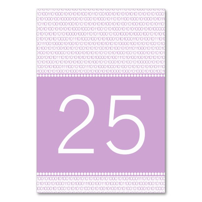 Lila Geek Chic Binary Code Table Card Tischnummer (Vorderseite)