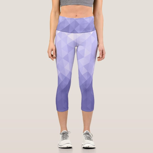 Lila geometrische Quadrate des violetten Dreiecks Capri Leggings (Vorderseite)