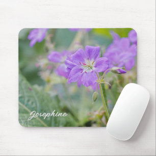 Lila-Geranien-Wildblumenfoto mit individuellem Nam Mousepad