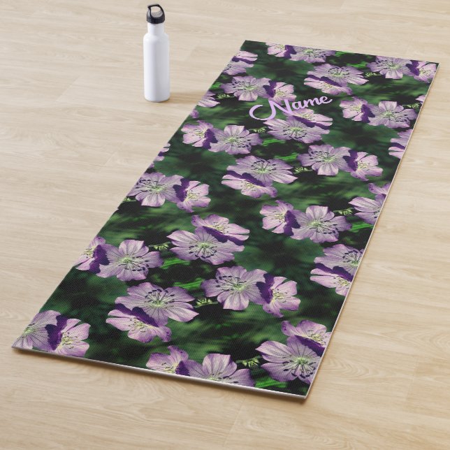 Lila Geranium Blume Muster Personalisiert Yogamatte (Beispiel)