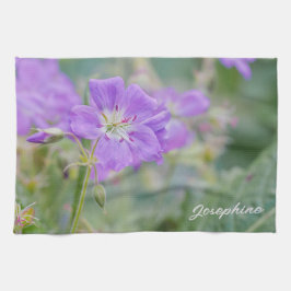 Lila Geranium-Wildblume-Foto mit Individuelle Name Geschirrtuch