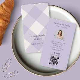 Lila Gingham Bäckerei Vertikales QR-Foto Visitenkarte
