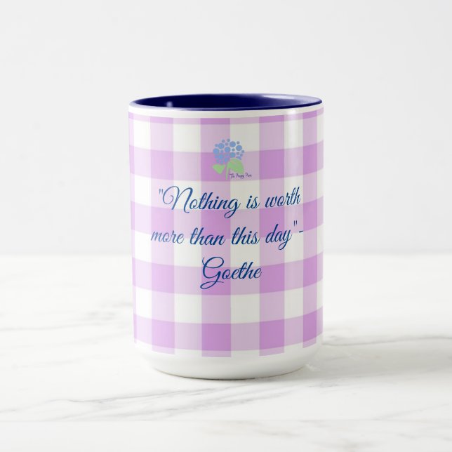 lila Gingham Goethe Zitat Tasse (Zentrum)