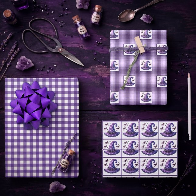 Lila Gingham Halloween Hexenhut & Fledermäuse Geschenkpapier Set (Von Creator hochgeladen)
