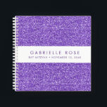 Lila Glitzer Bat Mitzvah Autograph Gästebuch Notizbuch<br><div class="desc">Lila und Lavender Glitzer (gedrucktes Hintergrundtexturbild) mit einem weißen Streifen auf dem Cover eines personalisierten Autogrammbuch Stil Gästebuch-Notebook. Ein lustiges lila, funkelnd aussehendes Party-Accessoire für eine Bat Mitzvah, Sweet 16, Quinceanera oder Geburtstagsfeier oder ein Skizzenbuch für jeden lila Glitzer, den Sie kennen. ・ ・ ・ Die Farbe, die Schriftart und...</div>