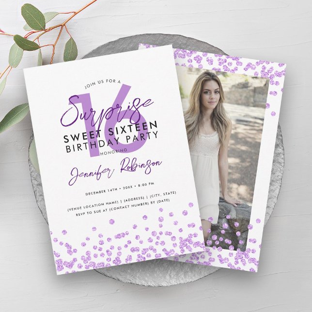 Lila Glitzer Confetti Überraschung Süß 16 Einladung (Purple Glitter Confetti Surprise Sweet 16 Invitation)