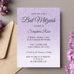 Lila Glitzer ombre Bat Mitzvah Einladung<br><div class="desc">Lila Imitate Glitzer ombre Bat Mitzvah Einladung Erstellen Sie Ihre eigene Einladung mit einem koordinierenden einzigartigen Design. Der schicke lila Glitzer wird ein gedrucktes Foto und nicht echte glattere Flocken sein.</div>