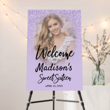 Lila Glitzer Sweet 16 Willkommensboard mit Foto