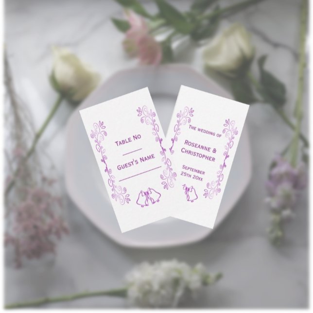 Lila Glocken-Scrollwork-Hochzeit Platzkarte (Purple wedding reception place cards bells and scrollwork design)