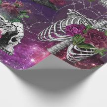 Lila Gothic-Hexenkopf und Rose-Umschlagpapier
