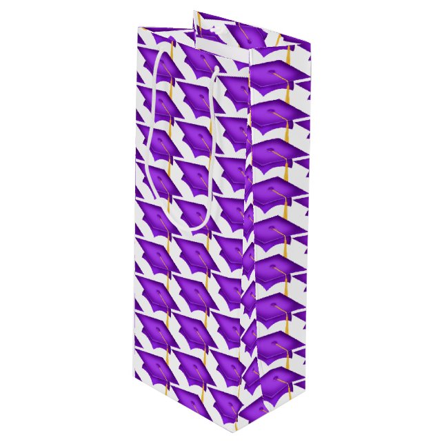 lila Graduierungskappen mit Goldfass Geschenktüte Für Weinflaschen (Vorderseite Schrägansicht)