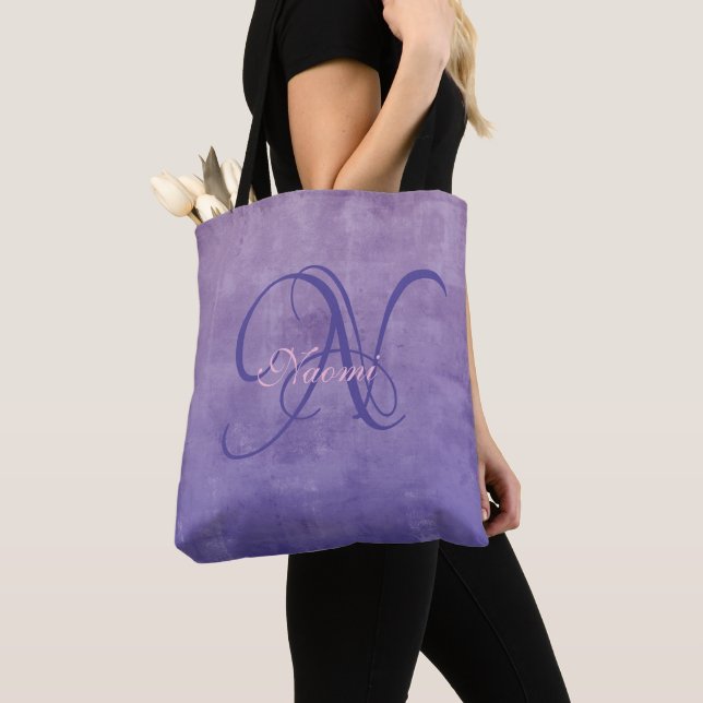 Lila Gray Blue stilvoll rustikales Monogramm (Von Nahem)
