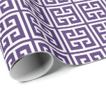 Lila griechisches Schlüsselmuster Geschenkpapier<br><div class="desc">Elegante und schicke griechische Schlüssel oder Mäander Muster.</div>