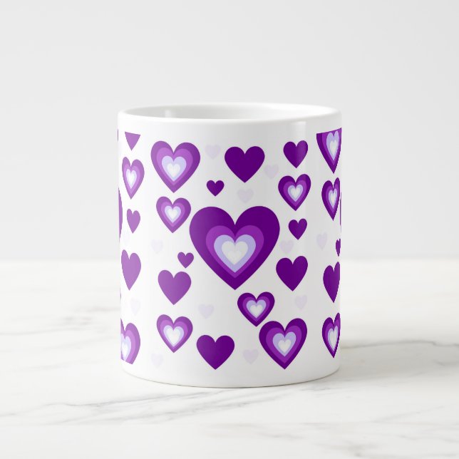 Lila Herzen Jumbo-Tasse (Vorderseite)