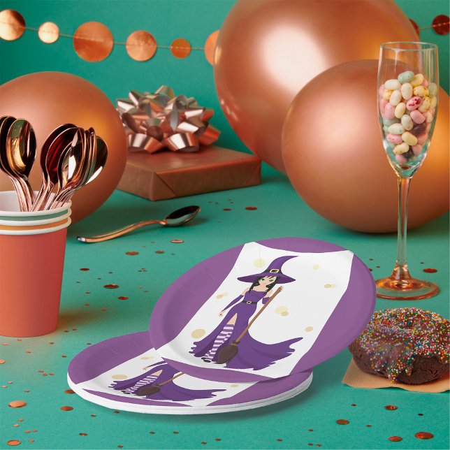 Lila Hexe mit Broom Pappteller (Von Creator hochgeladen)