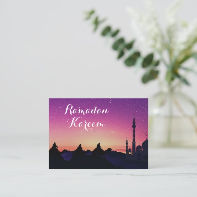 Lila Himmel auf der nächtlichen Eid Mubarak Card Mitteilungskarte (Stehend Vorderseite)