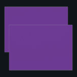 lila Hintergrund mit weißem Rand Einladung<br><div class="desc">Das Design ist ein großes blaues Quadrat,  das ein heller und klarer Himmel zu sein scheint. Die Farbe des Himmels ist ein tiefer Blau,  der ihm ein lebendiges und lebendiges Aussehen verleiht.</div>