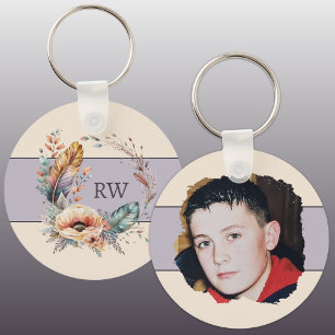 Lila Hinzufügen eines ersten blumengeschmückten Fo Schlüsselanhänger