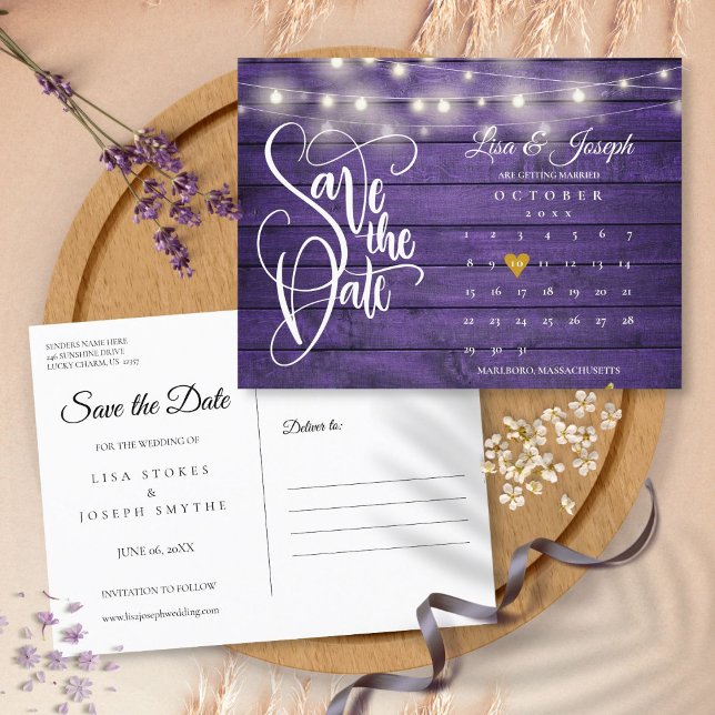 Lila Holzzeichenleuchter - Kalender Save the Date Ankündigungspostkarte (Purple Wood String Lights Calendar Save the Date Announcement Postcard)