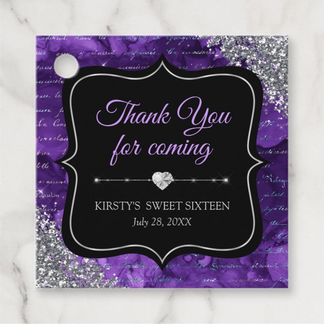 Lila irideszierende Meerjungfraubriefe 16 . Geburt Geschenkanhänger (Vorderseite)