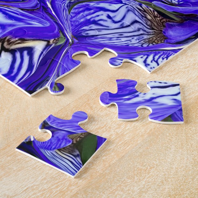 Lila Iris-Blume / geslandet / gekocht / Puzzle (Seite)