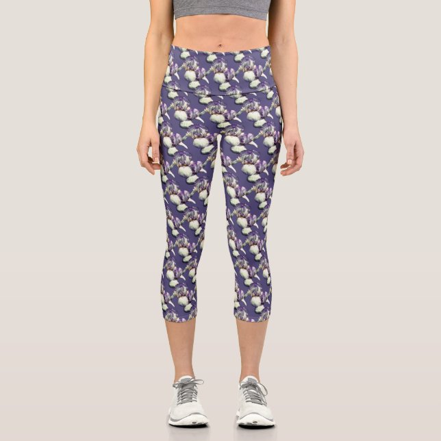 Lila Iris-Blume Naturmuster Capri Leggings (Vorderseite)