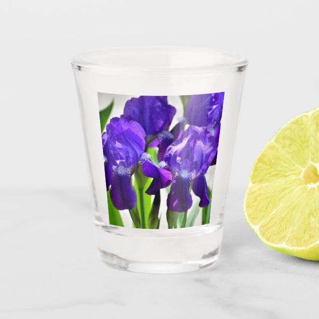 Lila Iris-Blume Schnapsglas (Vorderseite)
