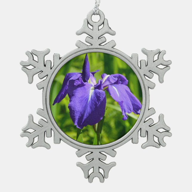 Lila Iris-Blume Schneeflocken Zinn-Ornament (Vorderseite)