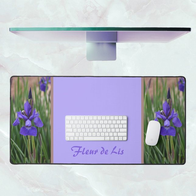 Lila Iris Floral Botanical Fotographic Lilac Schreibtischunterlage (Von Creator hochgeladen)