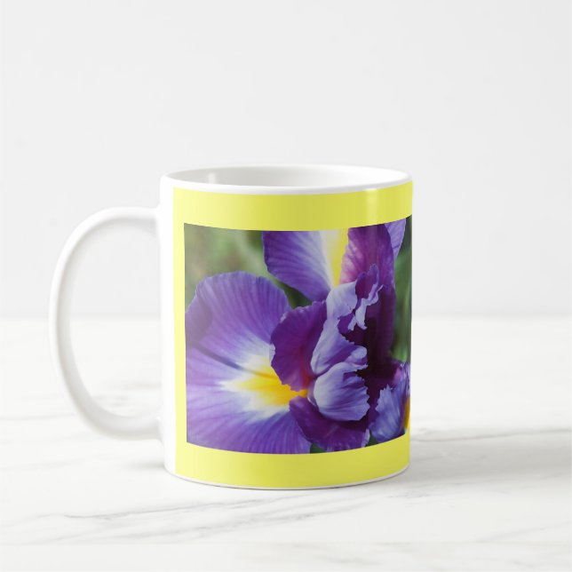 lila Iris nah Tasse (Links)