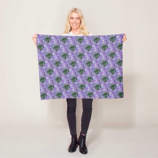 Lila Jacaranda Tree Blume Fleecedecke (Beispiel)