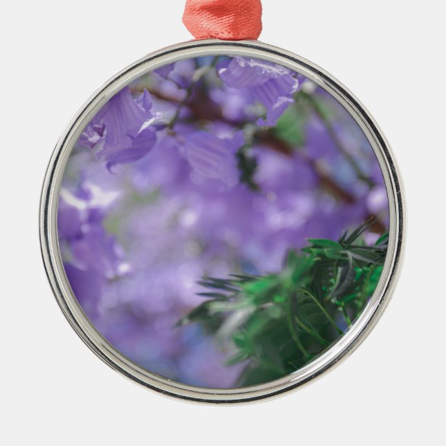 Lila Jacaranda Tree Blume Ornament Aus Metall (Vorne)