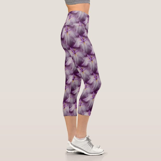 Lila japanische Iris-Blume Capri Leggings (Rechts)