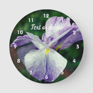 Lila japanische Iris-Blume Entfaltung Personalisie Runde Wanduhr
