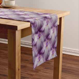 Lila japanisches Iris-Blume-Muster Kurzer Tischläufer