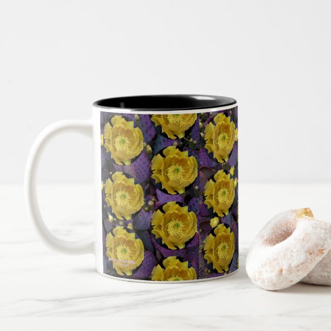 Lila Kakteen-Pantolblumen Zweifarbige Tasse (Mit Donut)