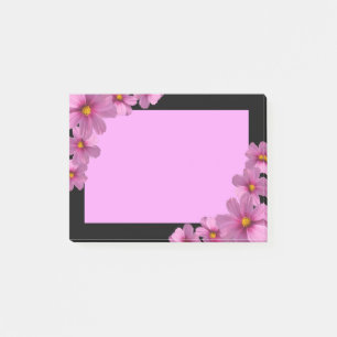 Lila Kosmos-Blumenmuster auf schwarzem Hintergrund Post-it Klebezettel