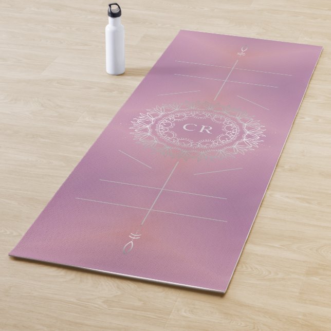 Lila Krawatte, Silver Floral Mandala, Ausrichtung Yogamatte (Beispiel)