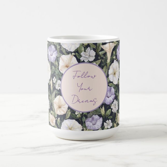 Lila Lavendel Creme Petunia Blumen   Kaffeetasse (Mittel)