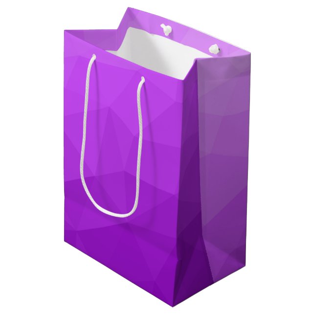 Lila Lavendelgefälle geometrisches Messmuster Mittlere Geschenktüte (Vorderseite Schrägansicht)