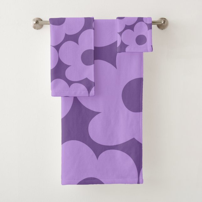 Lila Lavender Retro Daisies #1 #decor #art Badhandtuch Set (Insitu)