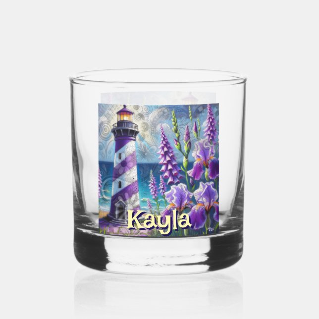 Lila Leuchtturm mit Foxglove & Iris Personalisiert Whiskyglas (Vorderseite)
