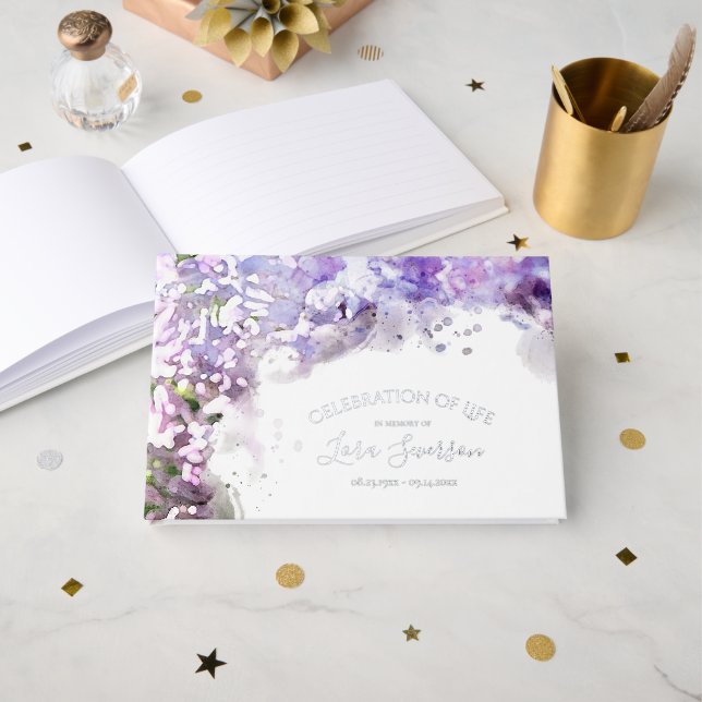 Lila Lilac-Blume zum Gedenken an das Leben Gästebuch (Vorderseite Offen)