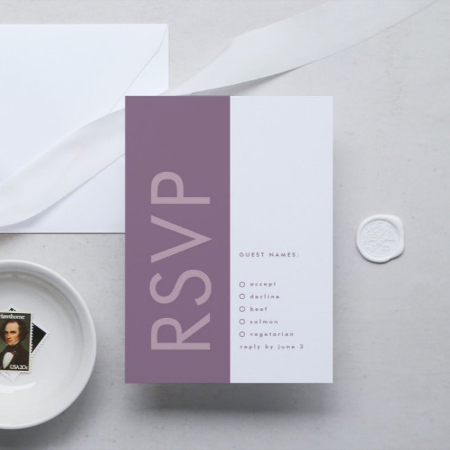 Lila Lilac Modern Monogram Bold Wedding RSVP Karte (Von Creator hochgeladen)