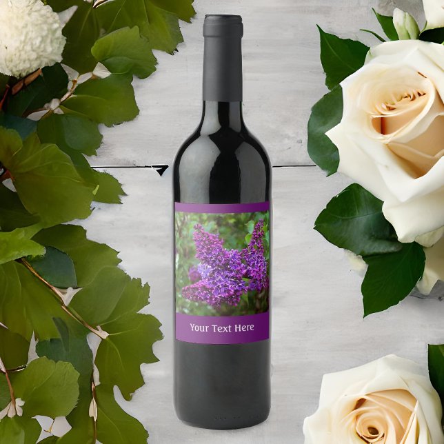 Lila Lilacs an einem Frühlingstag Weinetikett (Von Creator hochgeladen)