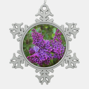 Lila Lilacs Schneeflocken Zinn-Ornament
