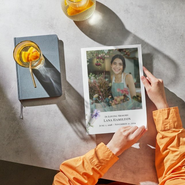 Lila Lilly Simple Foto Beerdigung Programm (Von Creator hochgeladen)