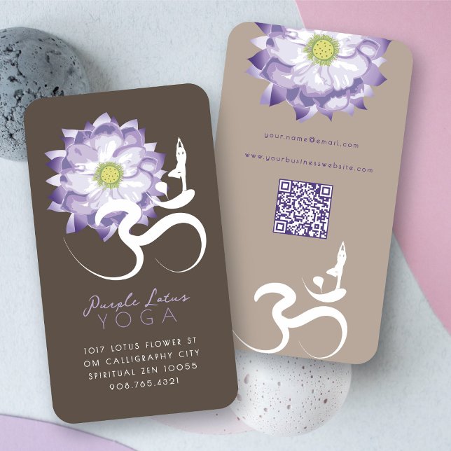 Lila Lotus Blume Spirituelles Yoga Om Logo Symbol Visitenkarte (Purple Lotus Flower Spiritual Yoga Modern Calligraphy Om/Aum Logo Symbol Business Card @ fatfatin)